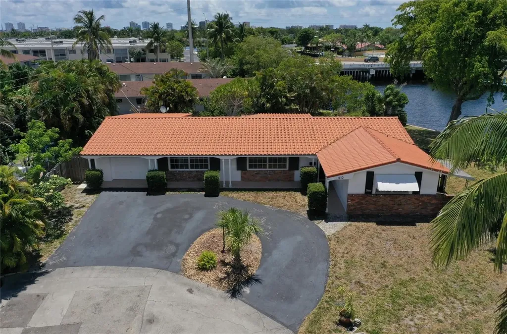 1710 SW 1st Avenue Pompano Beach FL 33060