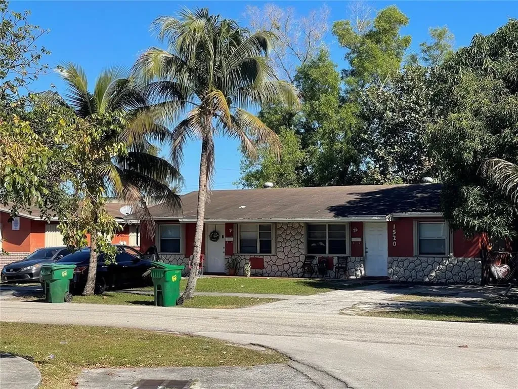 1520 NW 52nd Avenue Lauderhill FL 33313