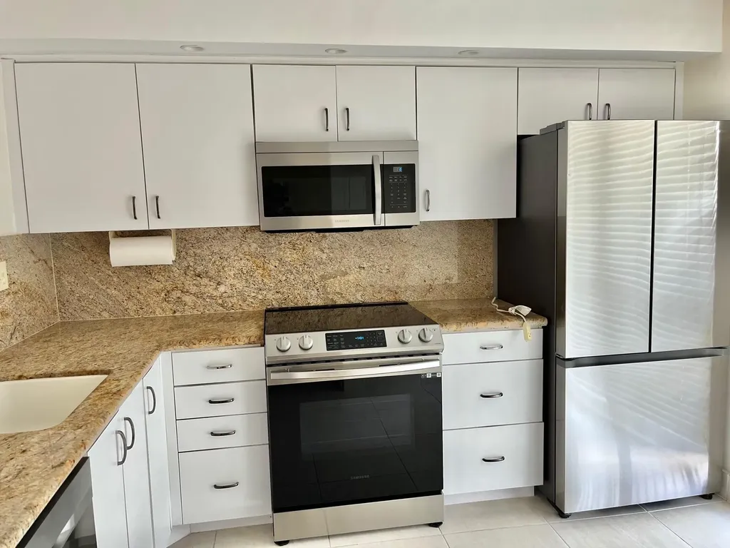 521 N Riverside Drive Pompano Beach FL 33062