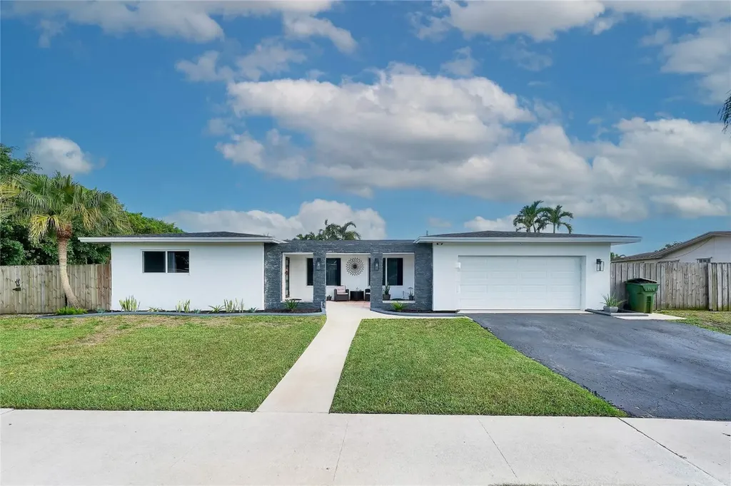 10820 NW 19th Street Pembroke Pines FL 33026