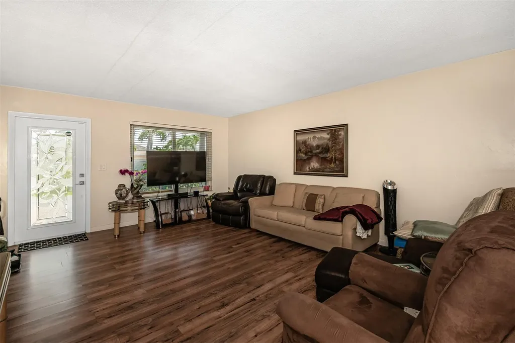 1425 NE 55th Street Fort Lauderdale FL 33334