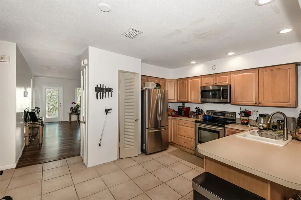 1425 NE 55th Street Fort Lauderdale FL 33334
