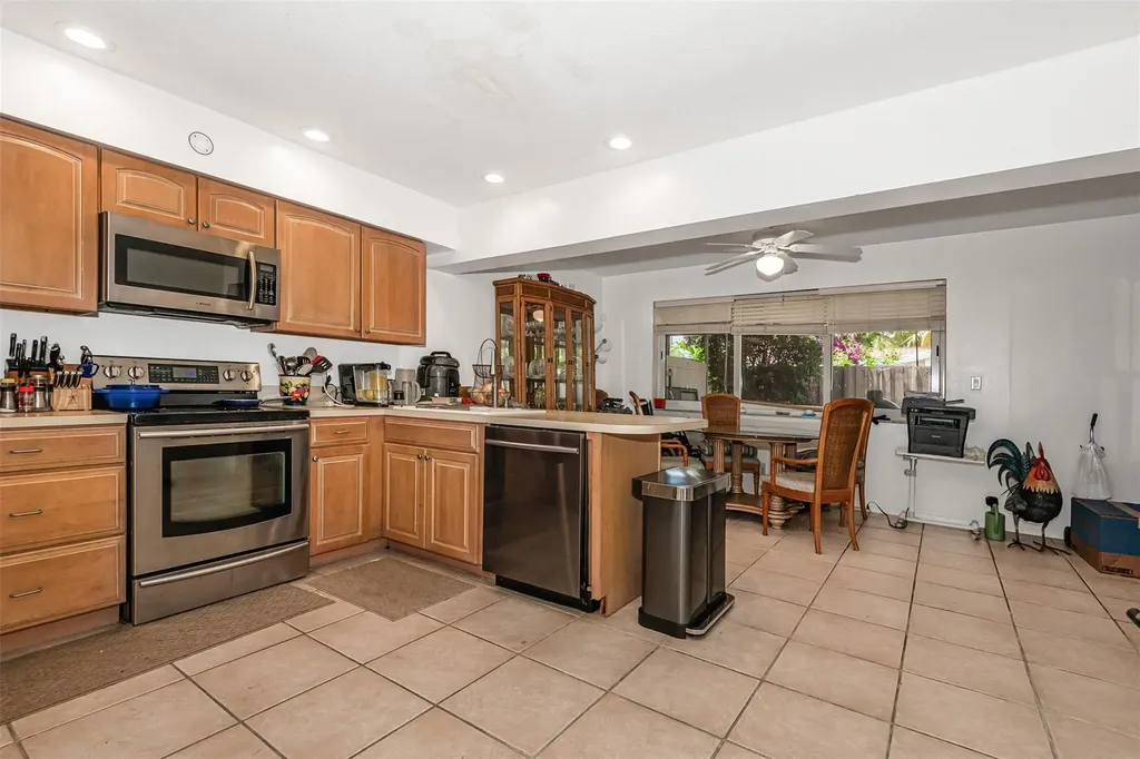 1425 NE 55th Street Fort Lauderdale FL 33334