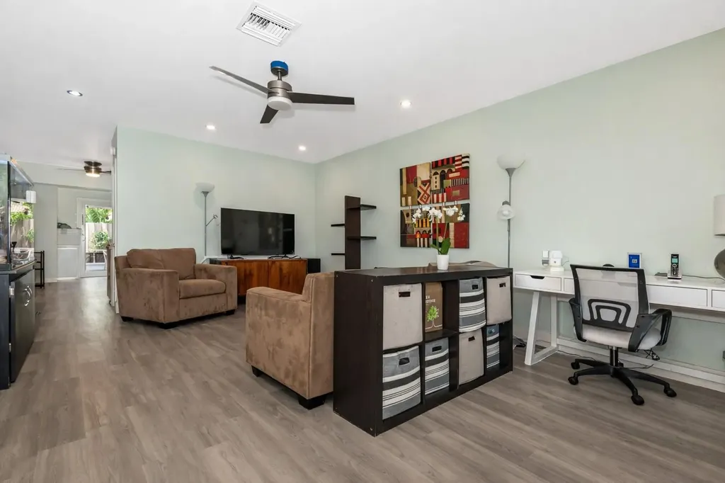 1425 NE 55th Street Fort Lauderdale FL 33334