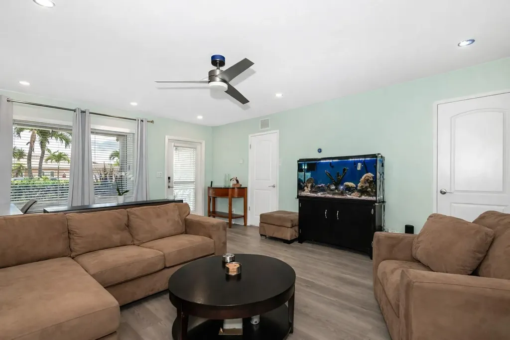 1425 NE 55th Street Fort Lauderdale FL 33334