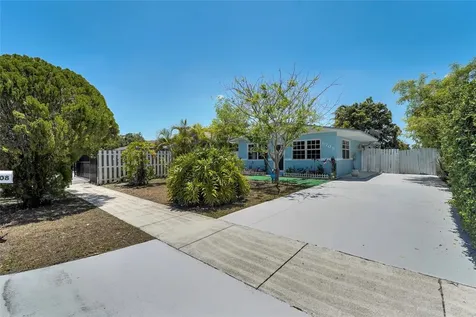 5708 SW 36th Court West Park FL 33023
