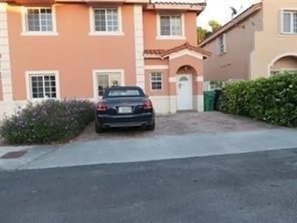 9425 SW 77th Court Miami FL 33156