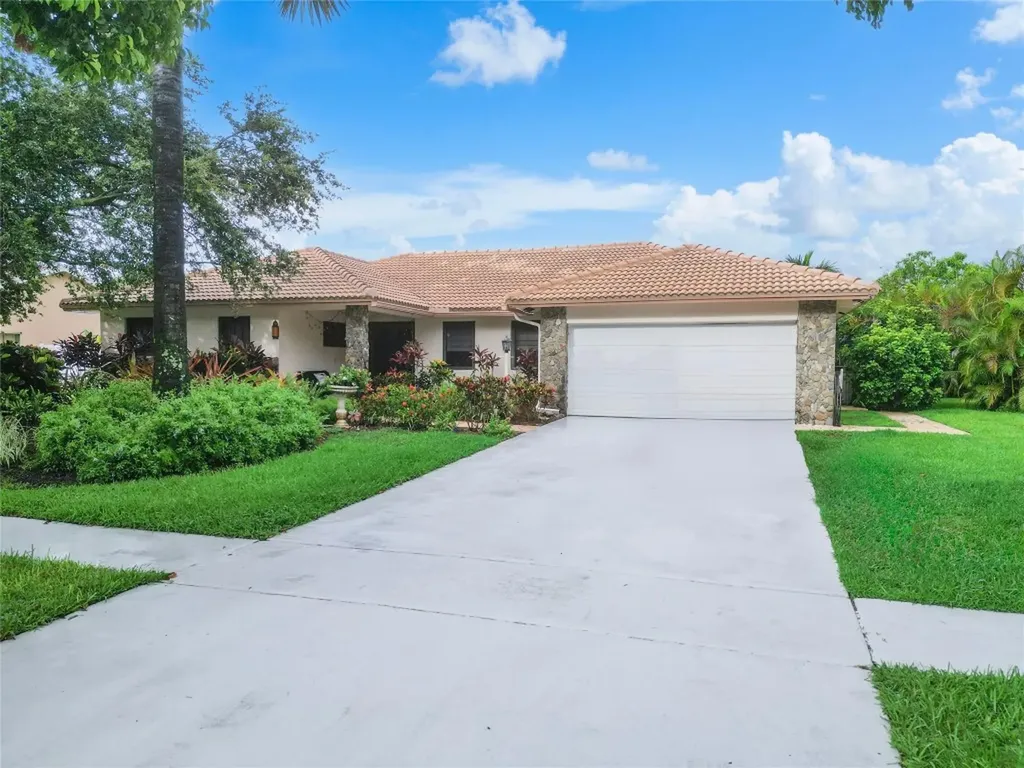 9520 NW 11th Street Plantation FL 33322
