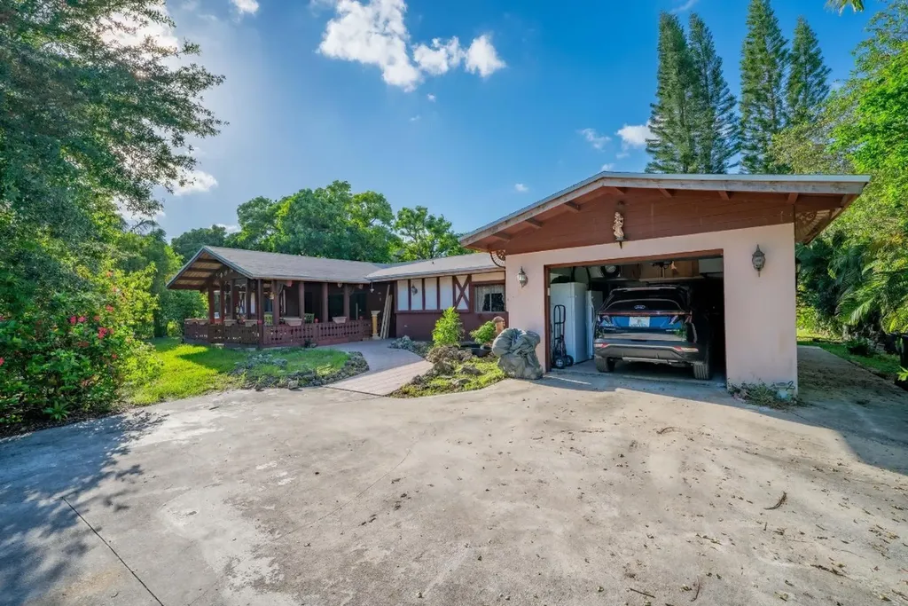 17501 SW 61st Court Southwest Ranches FL 33331
