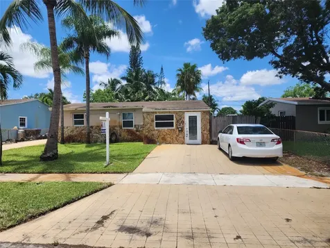 630 N 68th Way Hollywood FL 33024