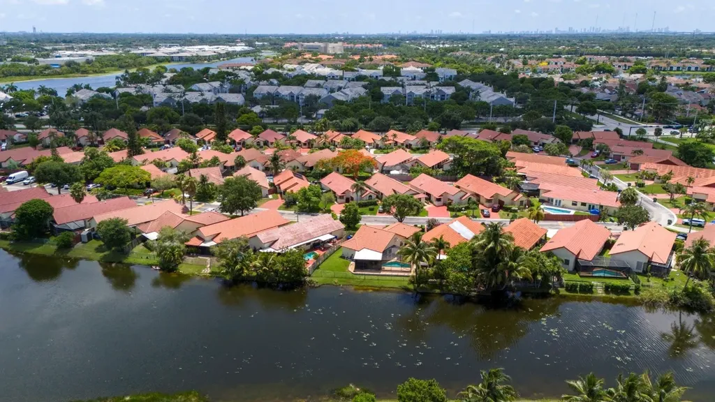 720 SW 113th Terrace Pembroke Pines FL 33025