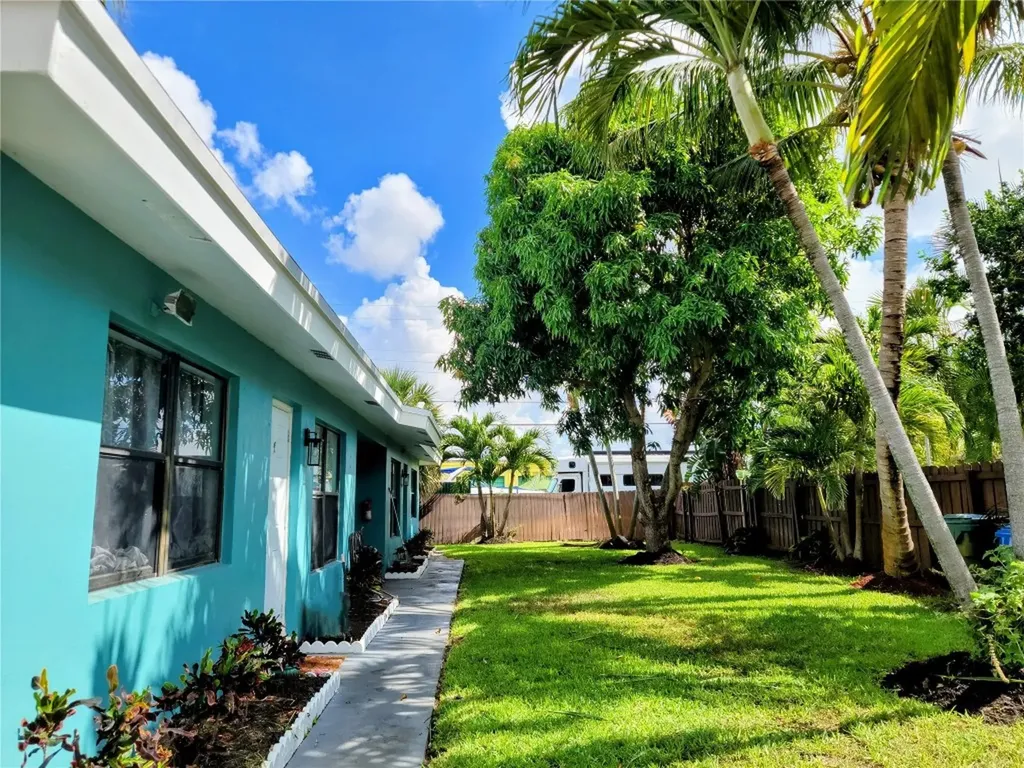 901 NE 40th Street Oakland Park FL 33334
