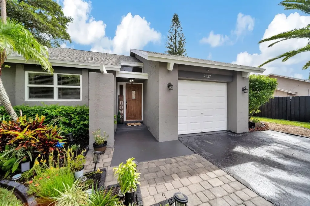 7327 NW 38th Court Coral Springs FL 33065
