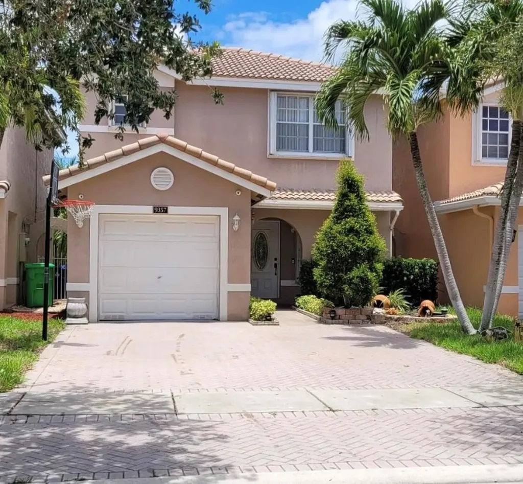 9357 NW 54th Street Sunrise FL 33351