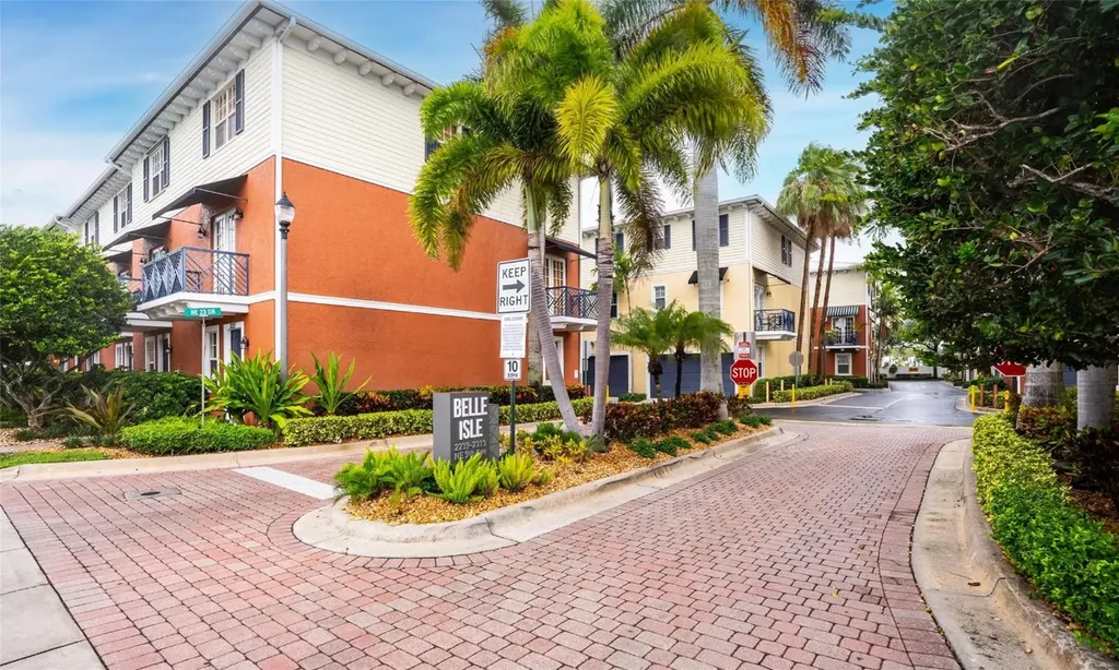 2231 NE 9th Avenue Wilton Manors FL 33305