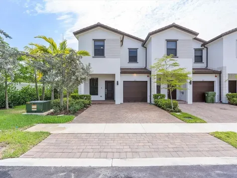 203 SW 159th Terrace Pembroke Pines FL 33027