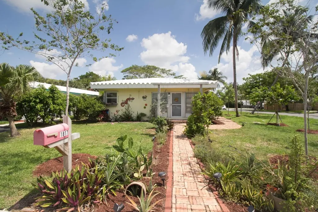 1817 NE 2nd Street Pompano Beach FL 33060