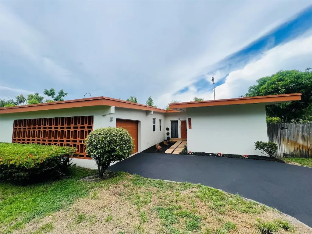 5501 SW 1st Street Plantation FL 33317