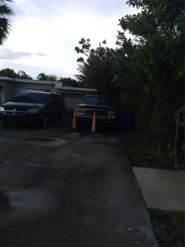 2642 Grant Street Hollywood FL 33020