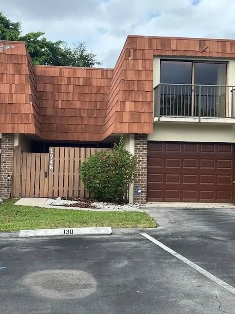 1745 Coral Avenue North Lauderdale FL 33068