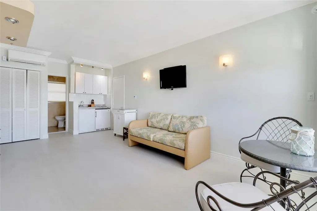 2508 Bay Drive Pompano Beach FL 33062