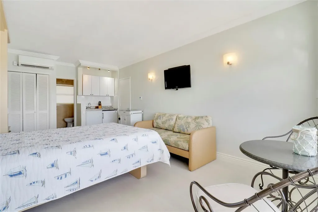 2508 Bay Drive Pompano Beach FL 33062