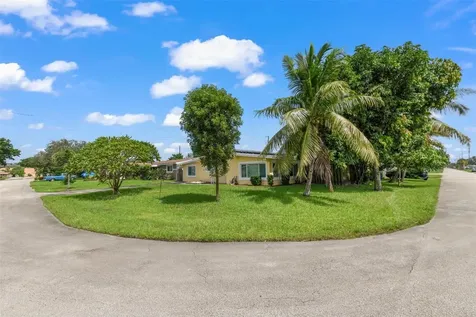 1401 NW 79th Terrace Pembroke Pines FL 33024