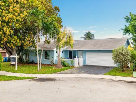 1921 NW 41st Street Oakland Park FL 33309