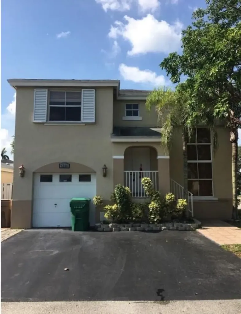 4350 SW 72nd Terrace Davie FL 33314