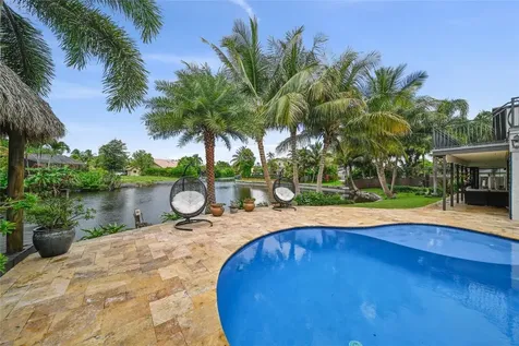 530 SW 101st Terrace Plantation FL 33324