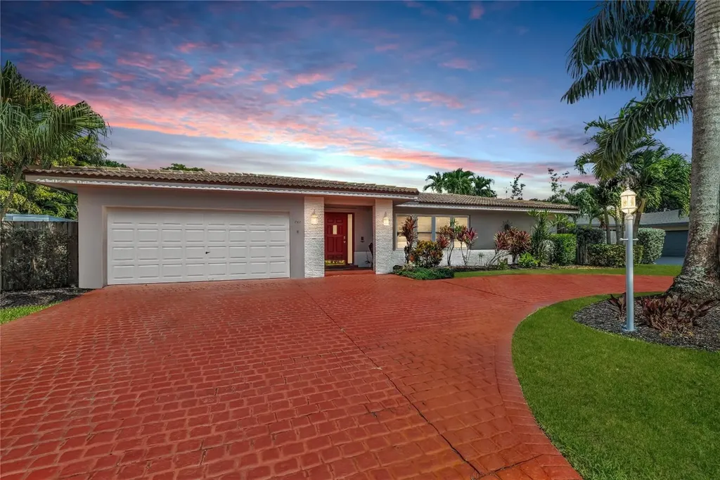 760 NW 74th Terrace Plantation FL 33317