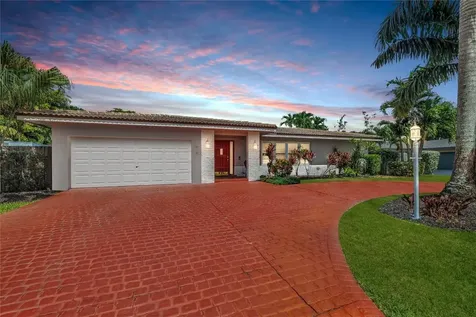 760 NW 74th Terrace Plantation FL 33317