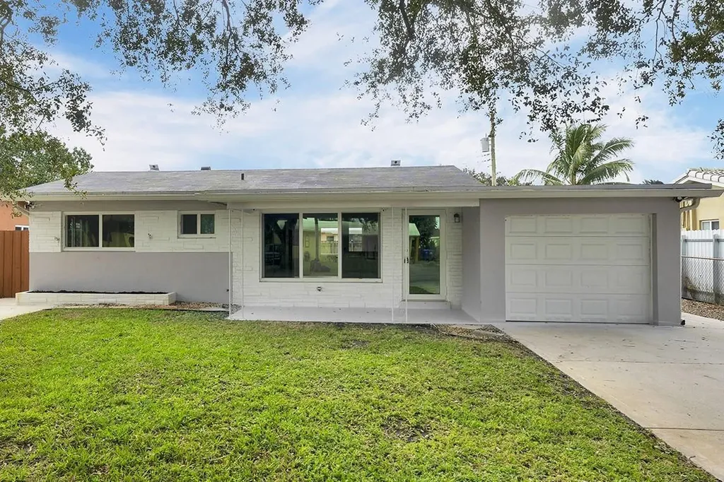 6770 Charleston Street Hollywood FL 33024