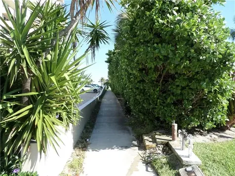5555 N Ocean Boulevard Lauderdale By The Sea FL 33308