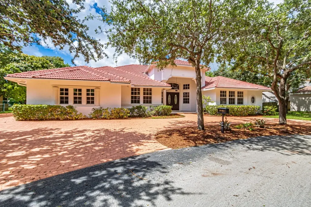 8082 SW 173rd Terrace Palmetto Bay FL 33157