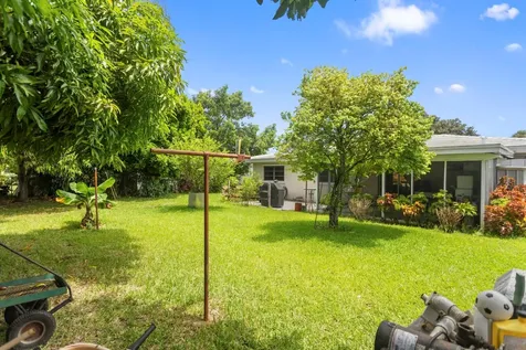 1577 NE 49th Street Oakland Park FL 33334