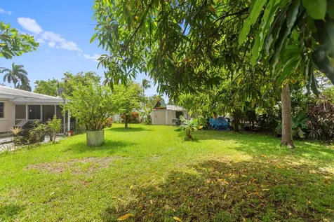 1577 NE 49th Street Oakland Park FL 33334