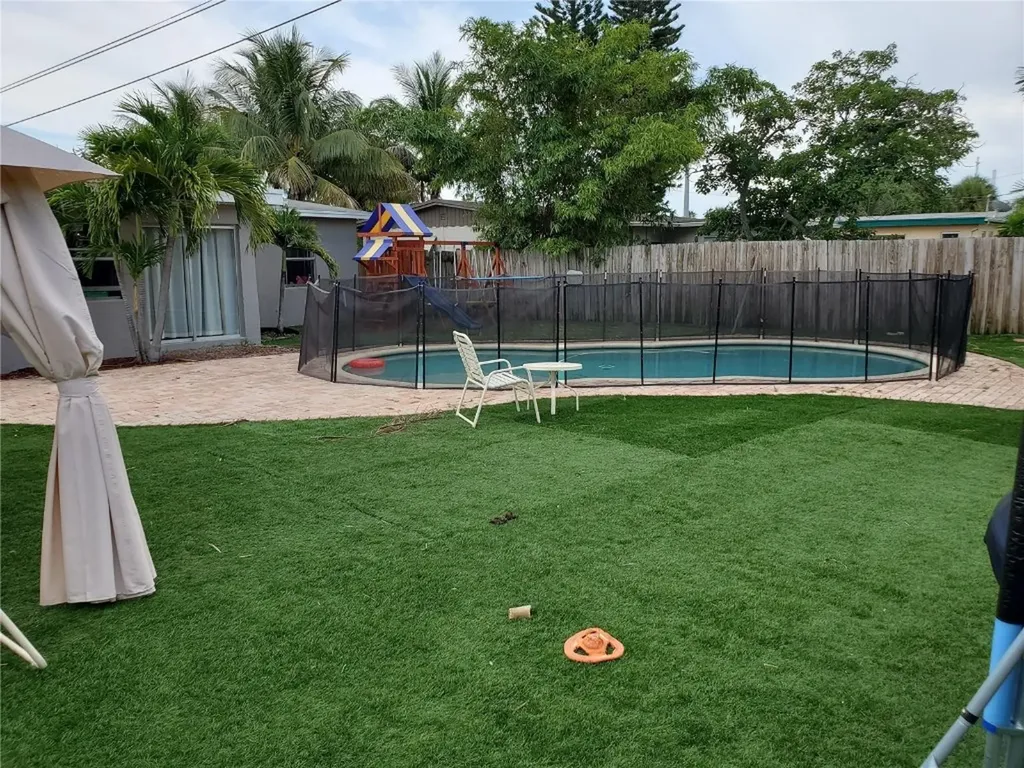 811 S Broadway Lantana FL 33462