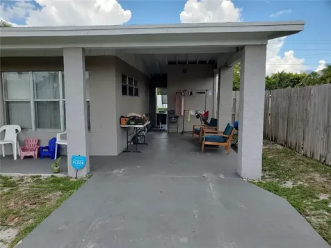 811 S Broadway Lantana FL 33462