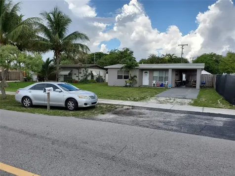 811 S Broadway Lantana FL 33462