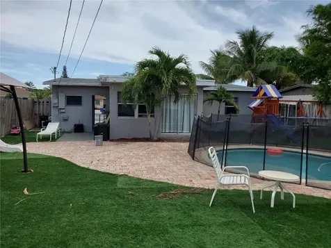 811 S Broadway Lantana FL 33462