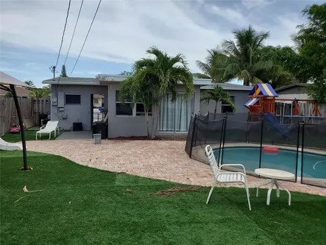 811 S Broadway Lantana FL 33462