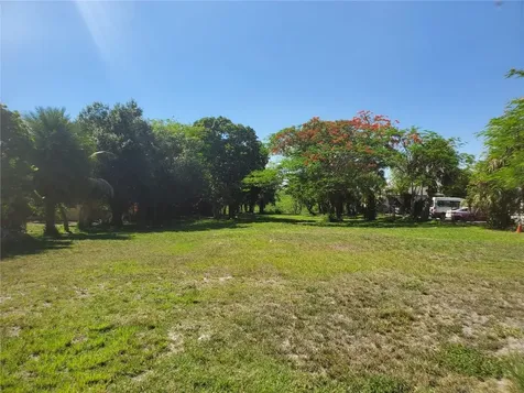 1697 E Main Street Pahokee FL 33476