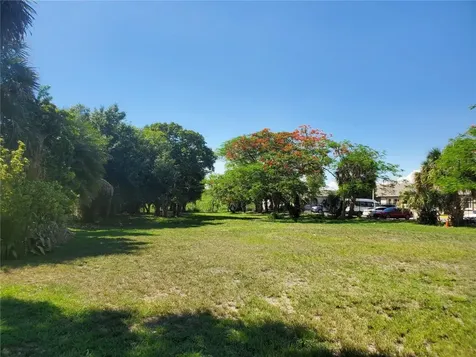 1697 E Main Street Pahokee FL 33476