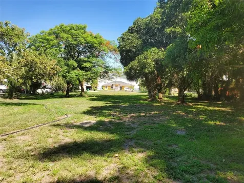 1697 E Main Street Pahokee FL 33476