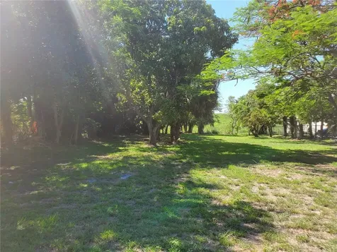 1697 E Main Street Pahokee FL 33476