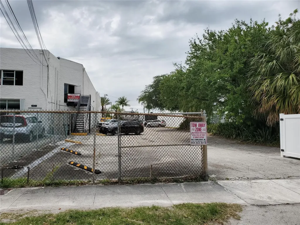 47 NE 1st Avenue Dania Beach FL 33004