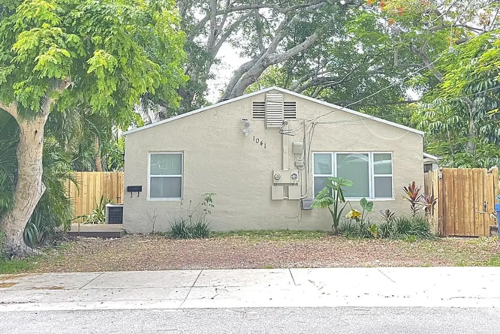1041 NE 36th Street Oakland Park FL 33334
