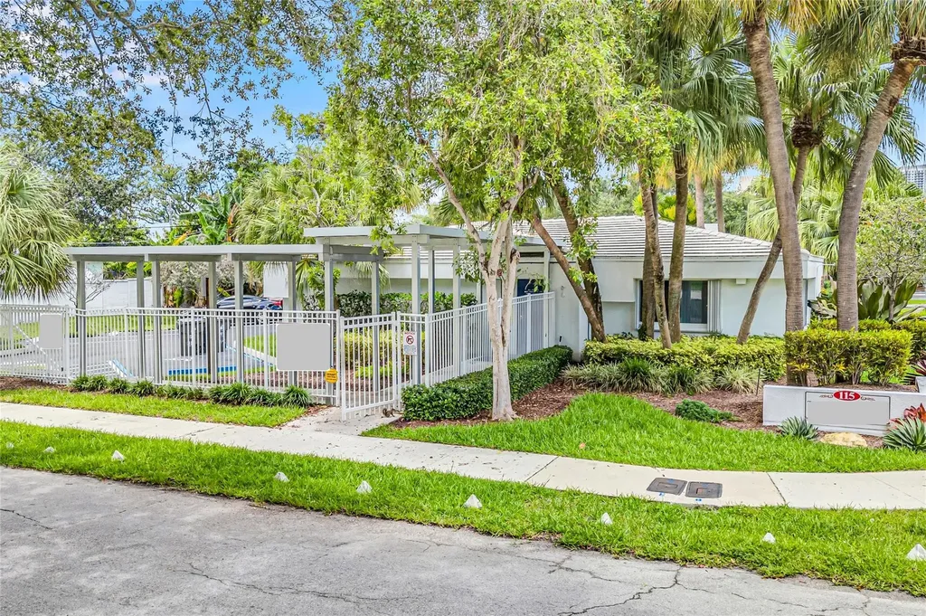 1225 SE 2nd Avenue Fort Lauderdale FL 33316