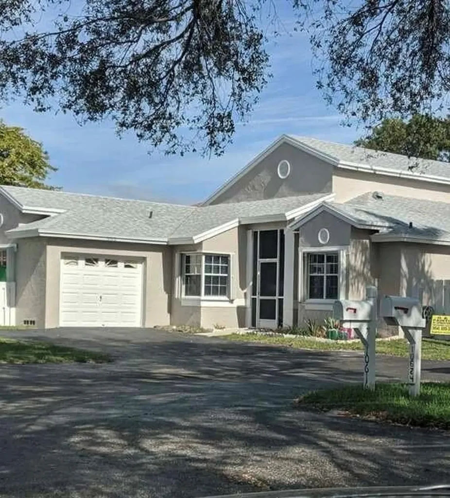 10616 Lago Welleby Drive Sunrise FL 33351